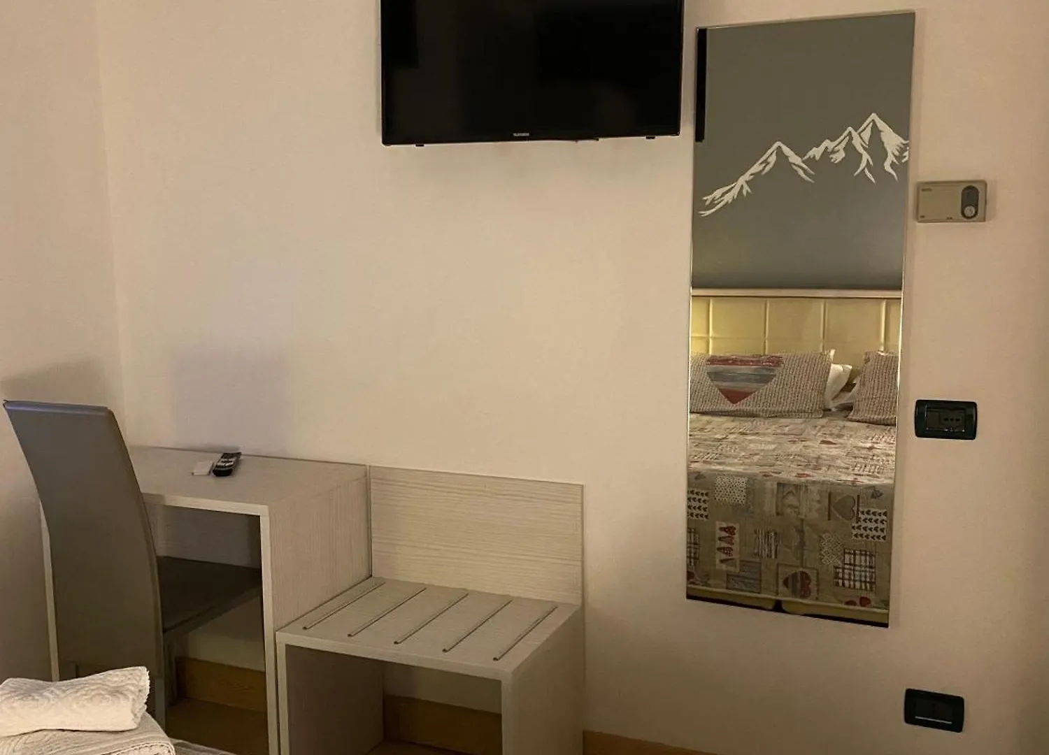 Hotel Sciatori Temù 3*,  Italia