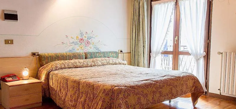Hotel Sciatori 3 Stelle Superior Temù
